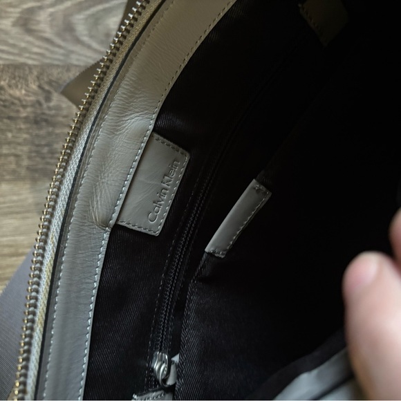 Calvin Klein Gray Leather Crossbody Bag - Picture 5 of 5
